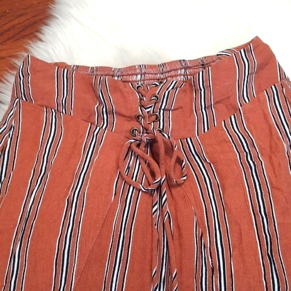 Keep In touch Striped Neutral Corset front skirt - Picture 3 of 5